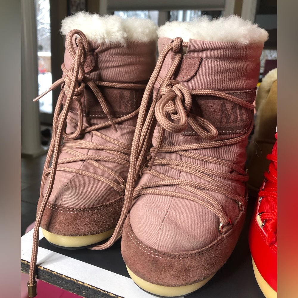 YVES SOLOMON X Moon boot  RARE 
Size 23-26 (7-9)